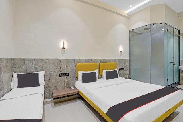 סוראט Hotel Gold Palace Inn מראה חיצוני תמונה
