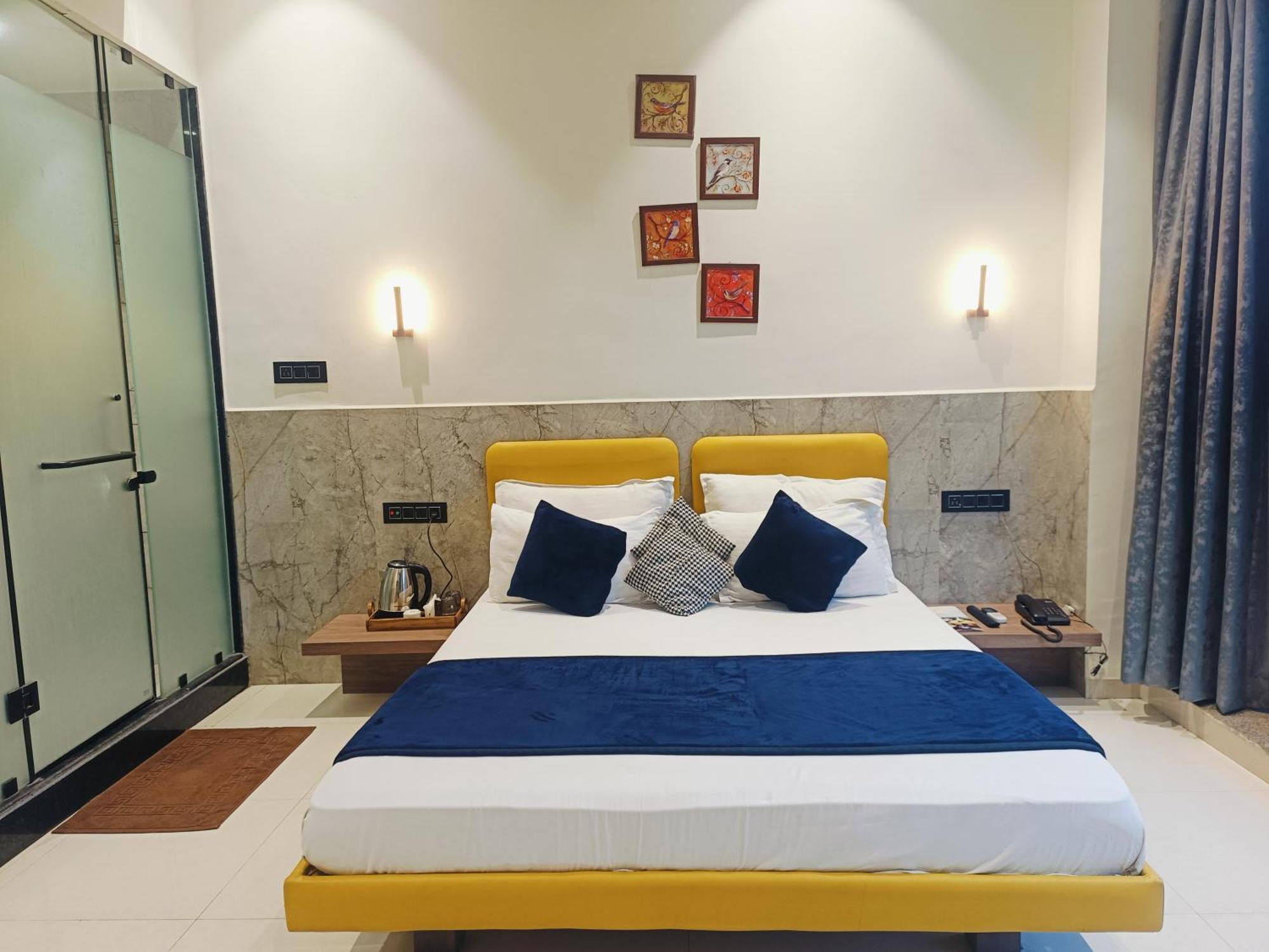 סוראט Hotel Gold Palace Inn מראה חיצוני תמונה