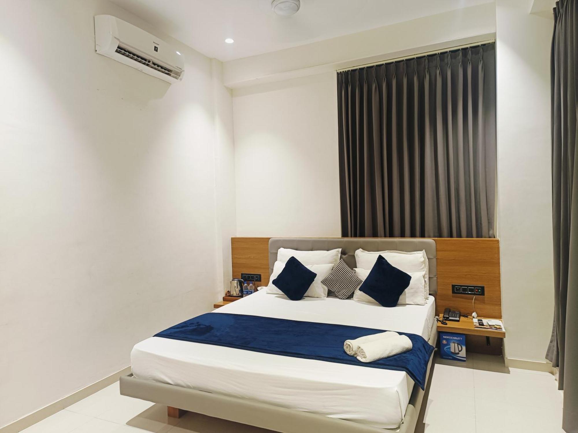 סוראט Hotel Gold Palace Inn מראה חיצוני תמונה