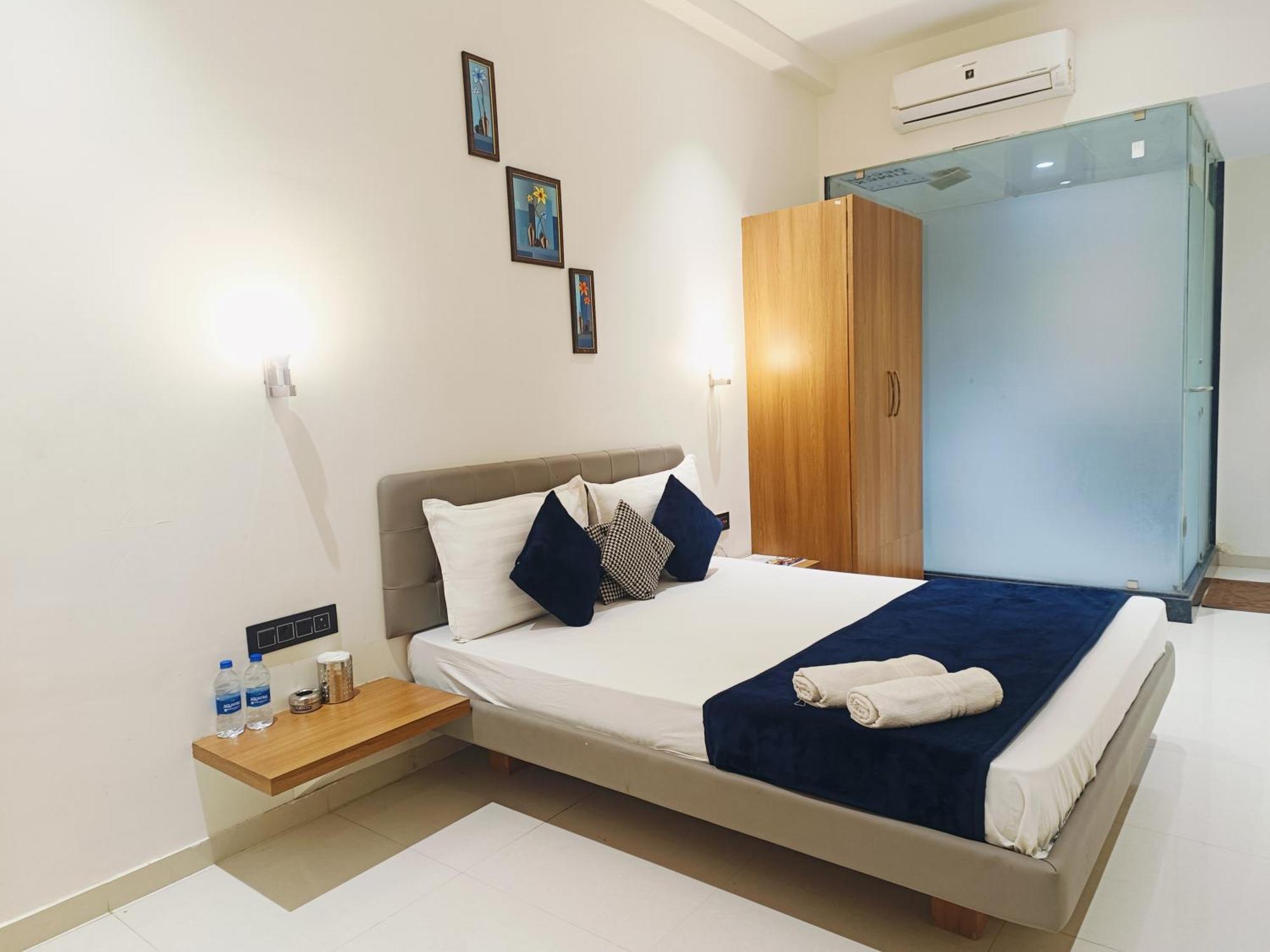 סוראט Hotel Gold Palace Inn מראה חיצוני תמונה