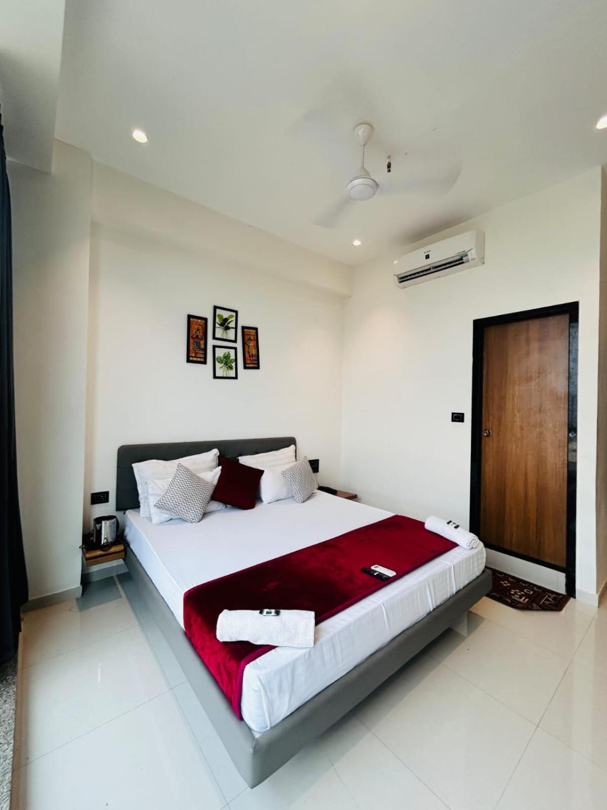 סוראט Hotel Gold Palace Inn מראה חיצוני תמונה