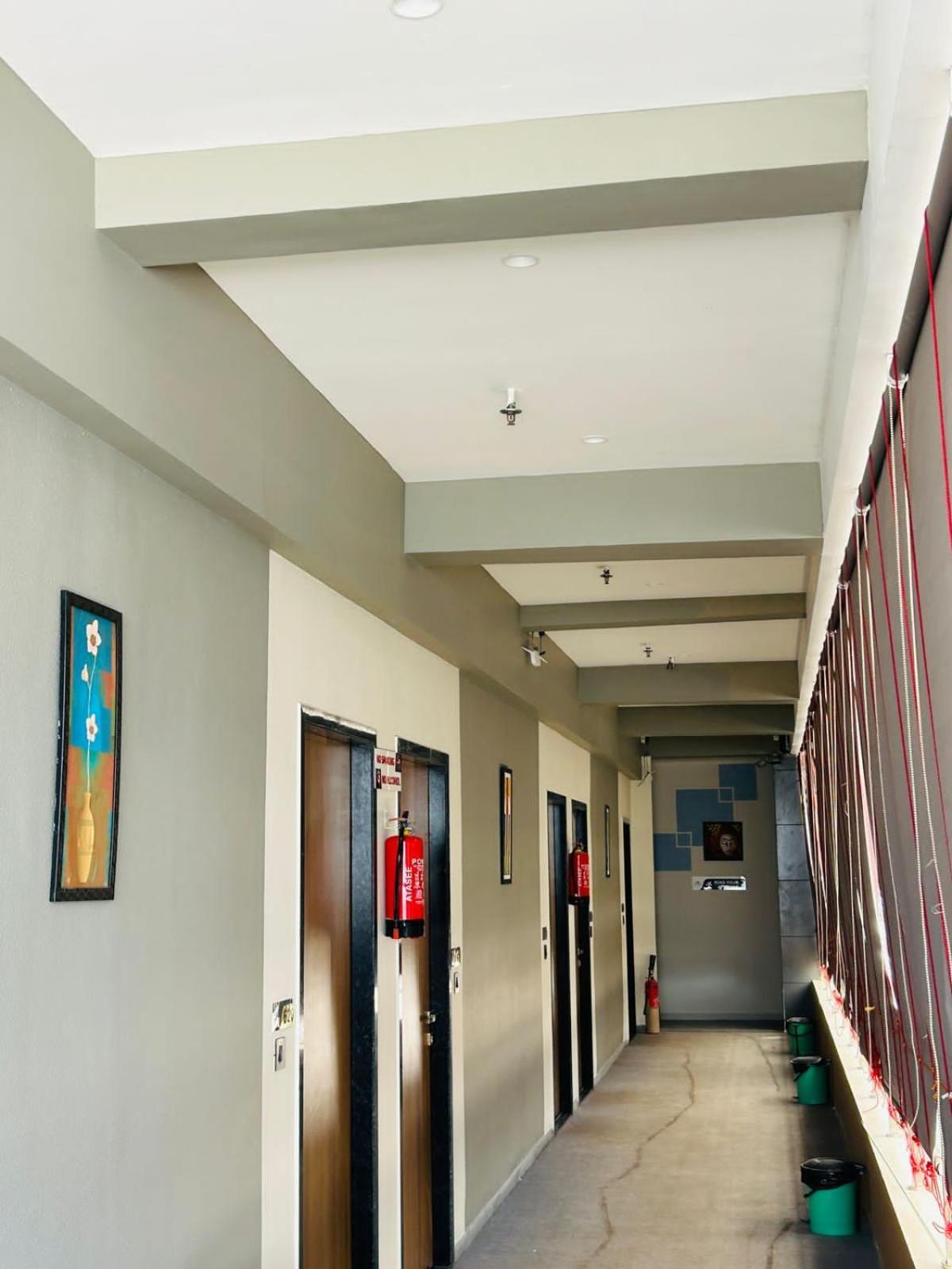 סוראט Hotel Gold Palace Inn מראה חיצוני תמונה